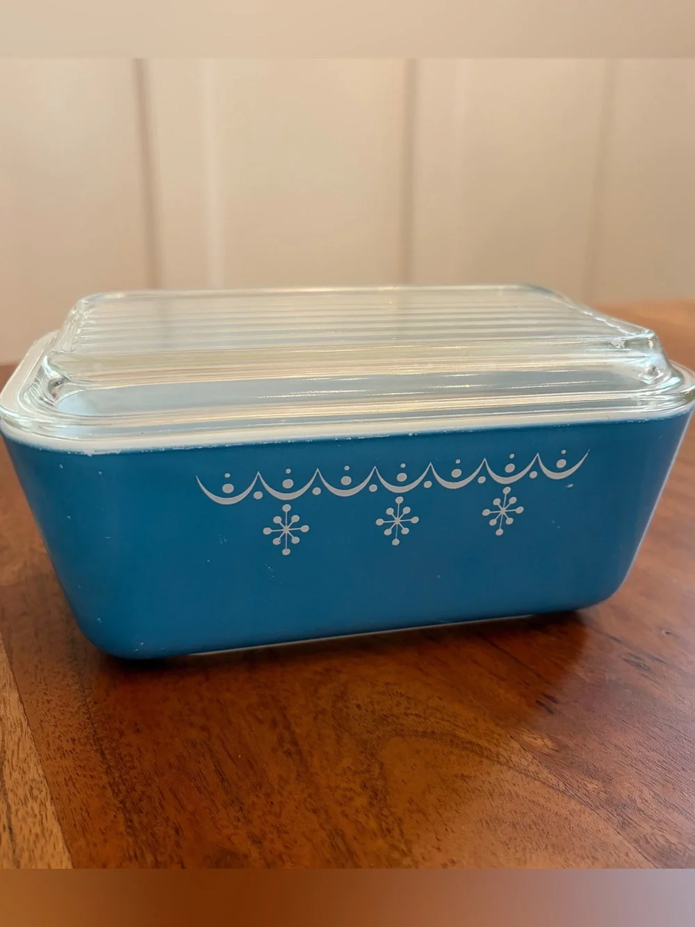 Vintage Pyrex 502 Blue Snowflake Garland Refrigerator Dish with Lid 1.5 pints